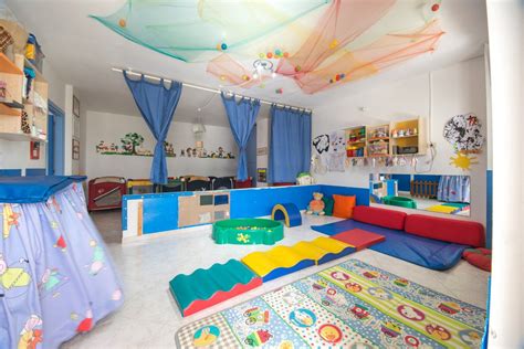 Spazio giochi dedicato ai neonati in miniclub