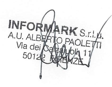 Documento medico con timbro e firma