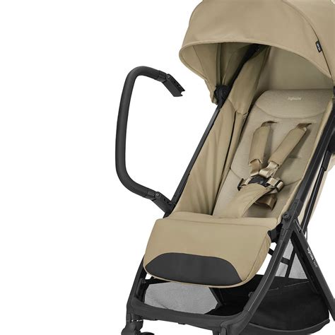 Dettaglio tecnico di un telaio di passeggino Inglesina con indicazione dei materiali utilizzati