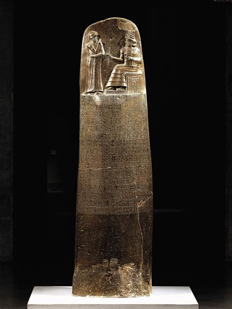Stele del Codice di Hammurabi che mostra il re Hammurapi di fronte al dio Shamash