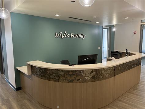 Esterno della clinica InVia Fertility a Hoffman Estates