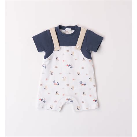 Bimbo con pagliaccetto da marinaio