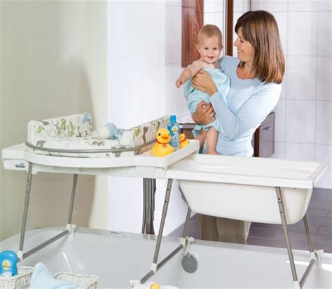 Fasciatoio pieghevole CAM in bagno