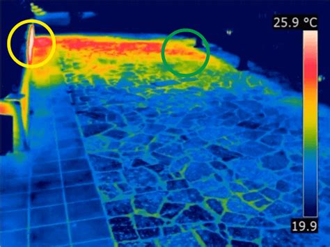 Termocamera che rileva un'infiltrazione d'acqua in una parete