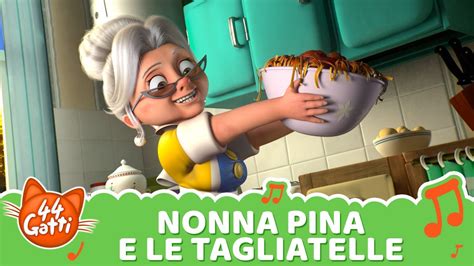 Nonna Pina con tagliatelle