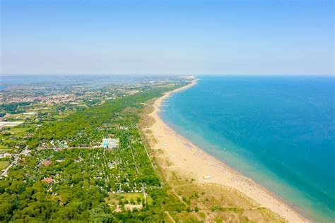 Immagine: La spiaggia di Cavallino Treporti in una giornata estiva