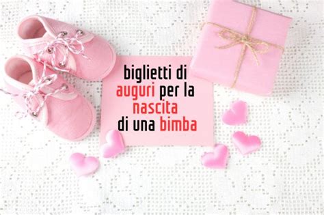 Una rappresentazione simbolica della gioia di una nuova nascita in famiglia