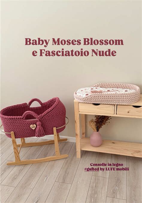 Vari tipi di fasciatoio in diverse ambientazioni