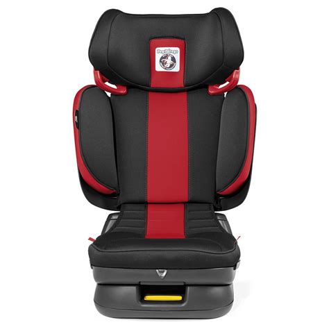 Bambino seduto su un seggiolino auto Peg Perego Viaggio 2-3 Flex