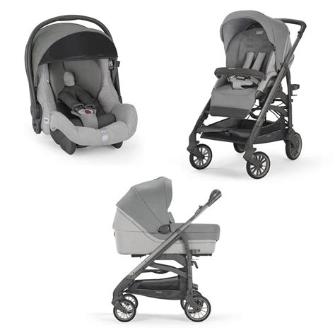 Bambino nel passeggino Inglesina Trilogy in posizione completamente reclinata