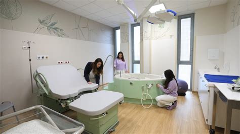 Ospedale moderno con sala parto