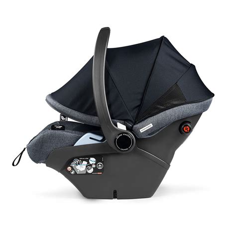 Seggiolino auto Peg Perego Primo Viaggio Lounge reclinato in auto