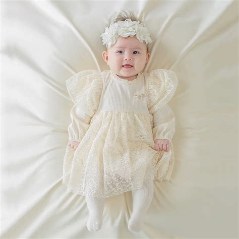 set di cuffiette da battesimo per neonata