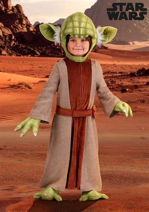 Bambina Yoda in costume