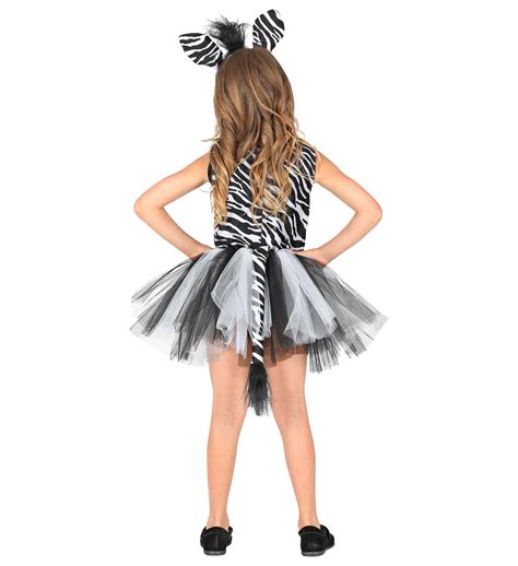 Bambina in costume da zebra