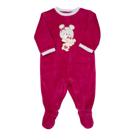 Bambina in tutina da tartaruga