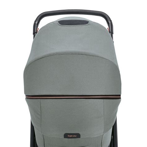 Detail of release button on Inglesina carrycot