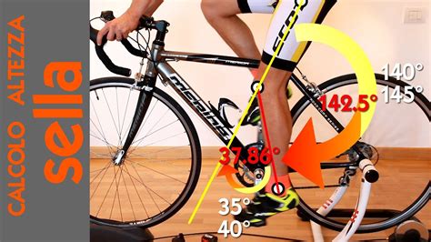 Ciclista che si alza dalla sella per migliorare la circolazione