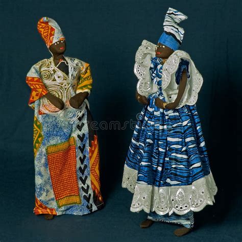 Bambole della fertilità da diverse culture africane