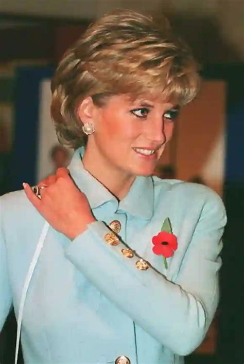 Lady Diana con una maxi-cinta