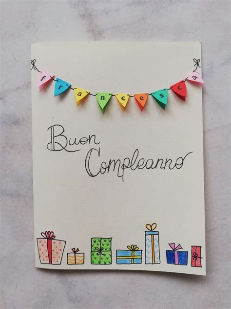 Biglietto d'auguri fatto a mano con disegni infantili
