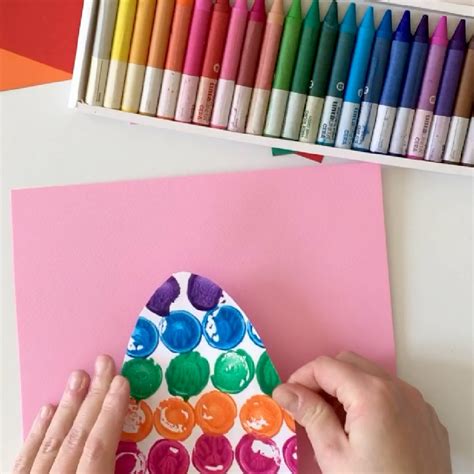 Lavoretti pasquali per bambini: pulcini e uova decorate