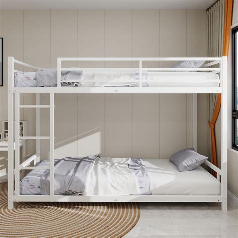 Schema di letto a castello moderno con protezioni di sicurezza