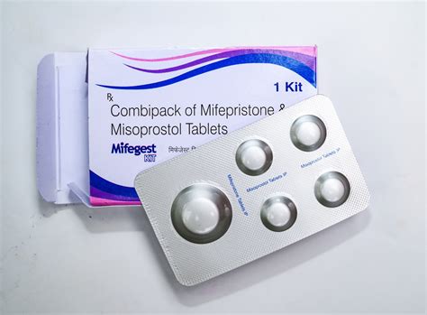 Pillola di Mifepristone e blister di Misoprostolo