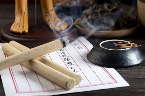 Immagine di un sigaro di artemisia utilizzato per la moxibustione