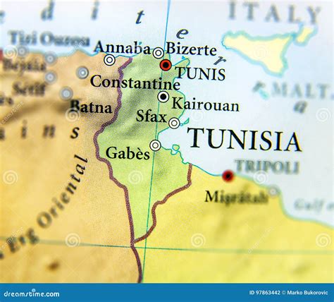 Mappa della Tunisia che evidenzia diverse città e regioni