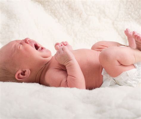 Neonato che rigurgita