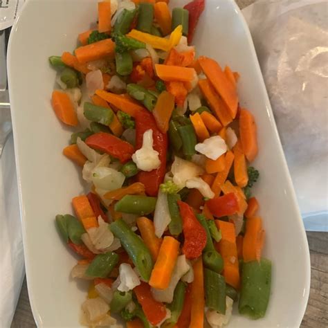Verdure cotte al vapore pronte per essere passate
