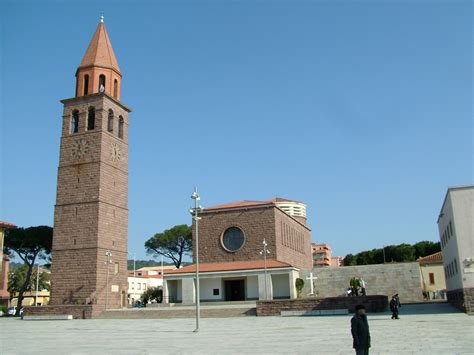 Campanile della Chiesa di San Ponziano in trachite rossa