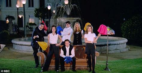 Friends cast iconic couch