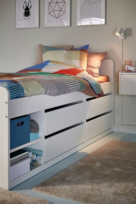 Struttura letto SLÄKT con spazio versatile sottostante