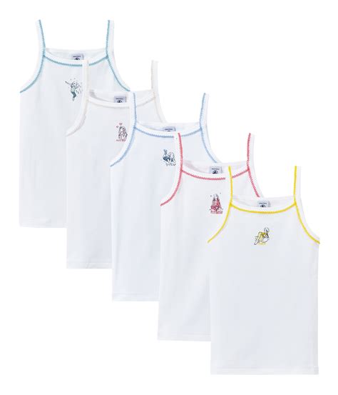 Un assortimento di canotte per bambini in diverse fantasie e colori, pronte per essere indossate