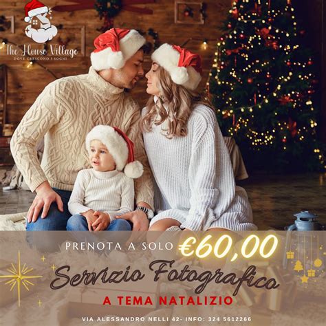Famiglia con neonato vestito a tema natalizio durante un servizio fotografico