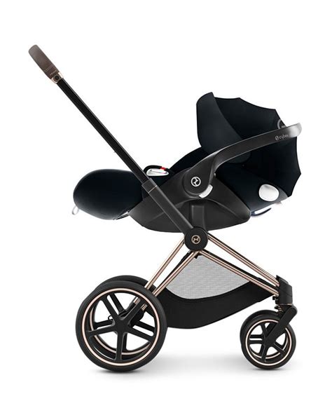 Cybex Priam Lux Seat in un ambiente urbano