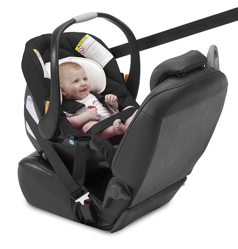 Neonato nel seggiolino auto Chicco KeyFit