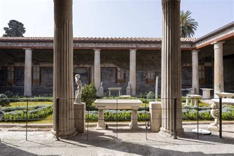 Affresco di Priapo con la bilancia nella Casa dei Vettii