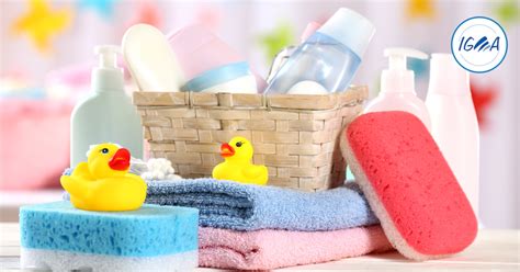 Preparazione dell'occorrente per il bagnetto del neonato