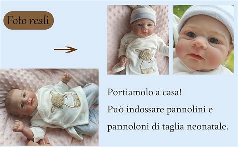 Dettaglio ravvicinato di una bambola reborn che mostra la cura per i dettagli della pelle e del volto