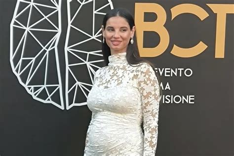 Francesca Chillemi con il pancione al Festival di Benevento