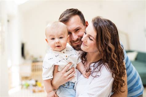 Famiglia con neonato