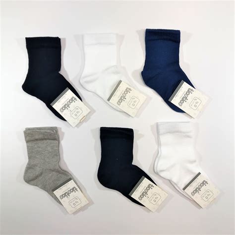 Esempi di calze per neonato con diverse fantasie