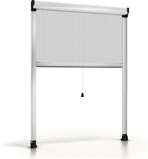 Dettaglio finestra in rete 3D sulla seduta del passeggino