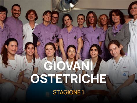 Studenti di ostetricia impegnati in simulazioni cliniche
