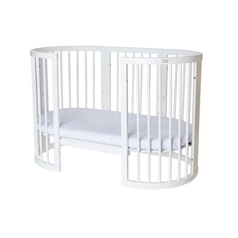 Culla ovale Pali Candy con design elegante in camera da letto