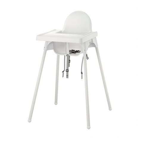 seggiolone ikea bianco minimalista in un ambiente cucina moderno