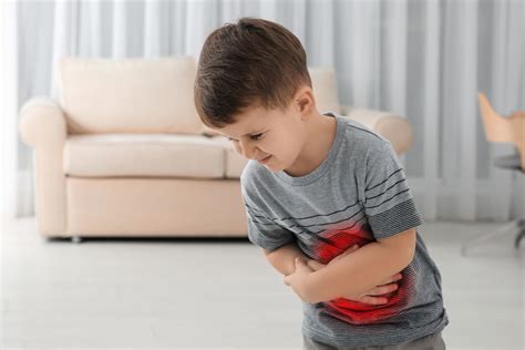 Bambino con mal di pancia